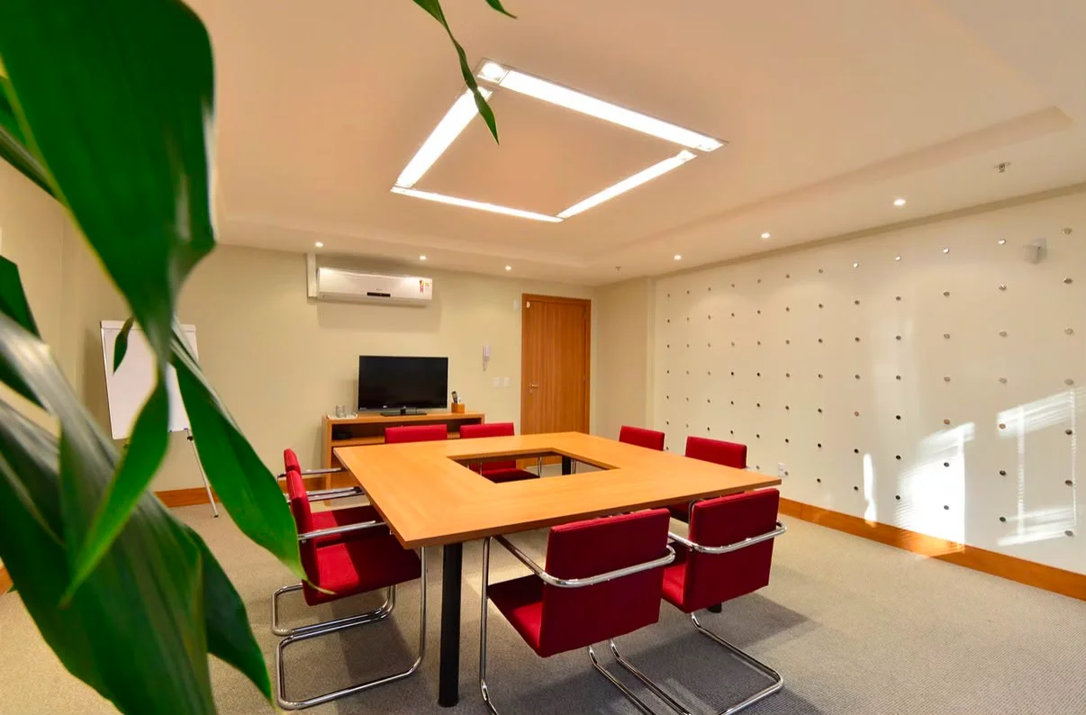 Sala de reuniões do escritório Mendes Cardoso & Minuzzi Advogados em Porto Alegre